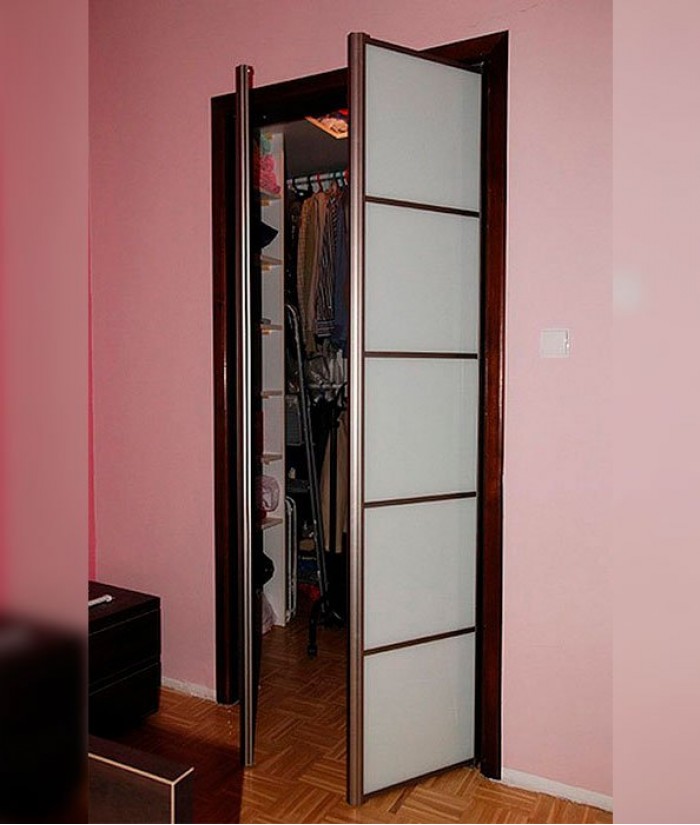 Купить распашные двери для гардеробной шириной 30 см (300 мм) в Москве