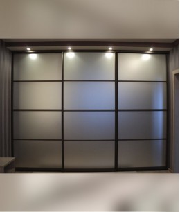 Встроенный шкаф купе классические satin glass (акриловое стекло
